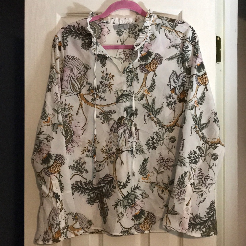 Women’s floral print long sleeved blouse